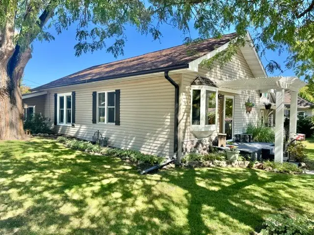 404 E 2nd Street, Oglesby, IL 61348 - #2