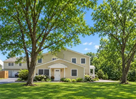 Address Withheld By Seller, Bartlett, IL 60103