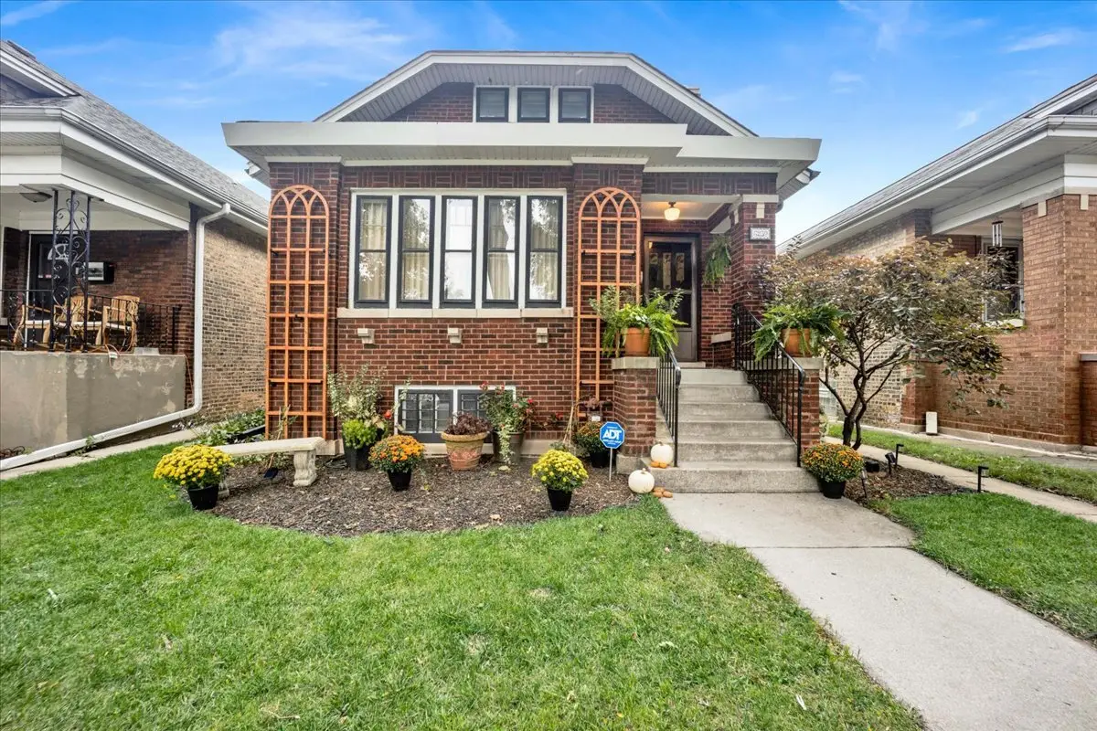 6239 N Campbell Avenue, Chicago, IL 60659 - #1