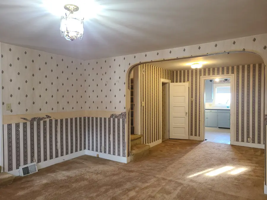 104 S 1st Avenue, Forreston, IL 61030 - #2