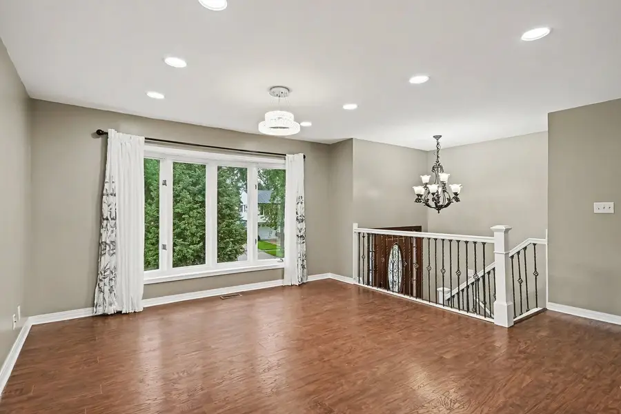 614 Oriole Drive, Streamwood, IL 60107 - #2