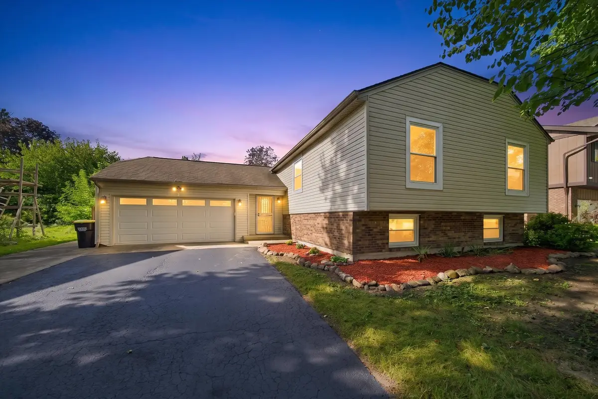 863 Pleasant Street, Woodstock, IL 60098 - #1