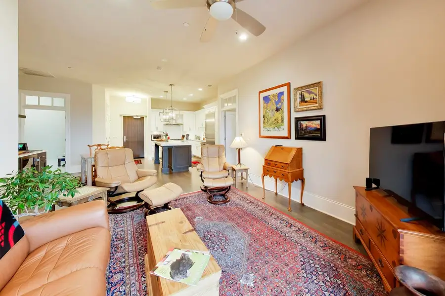105 S Cottage Hill Avenue #304, Elmhurst, IL 60126 - #3