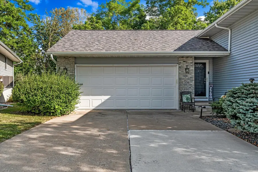 338 44th Avenue, East Moline, IL 61244 - #3