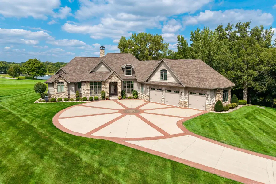 10 Bay Hill Drive, Coal Valley, IL 61240 - #2