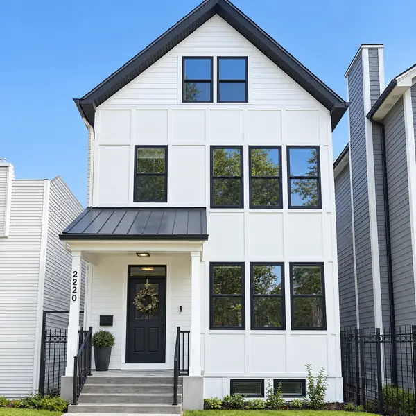 2220 W Fletcher Street, Chicago, IL 60618