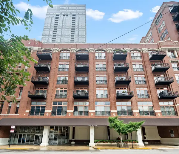 360 W Illinois Street #4E, Chicago, IL 60654