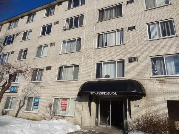 1227 S Harlem Avenue #410, Berwyn, IL 60402