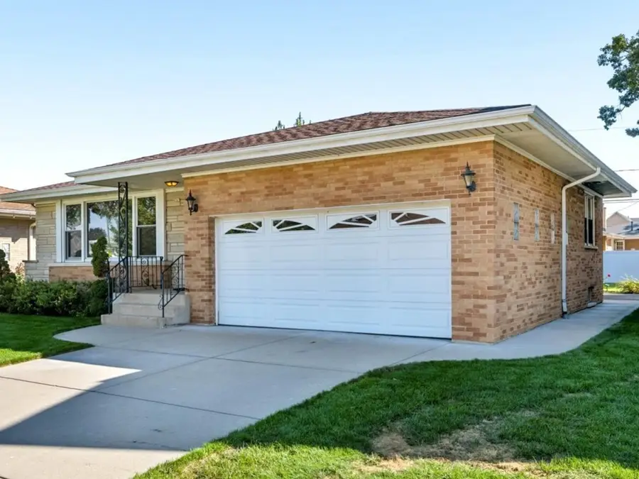 4567 N Oakview Street, Chicago, IL 60656 - #2