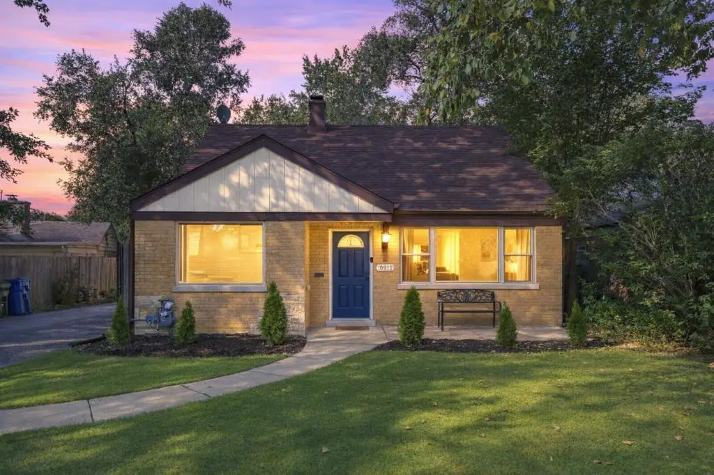 10912 S Komensky Avenue, Oak Lawn, IL 60453 - #1