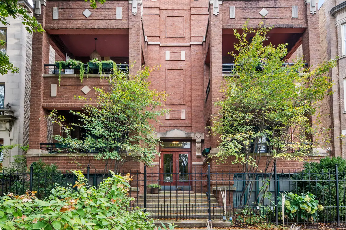 3043 W Logan Boulevard #1W, Chicago, IL 60647 - #1