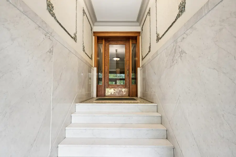 3043 W Logan Boulevard #1W, Chicago, IL 60647 - #3