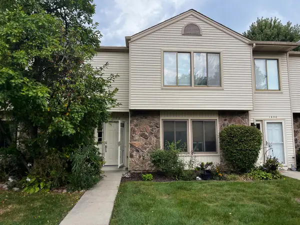 1632 Vermont Drive #4-2, Elk Grove Village, IL 60007