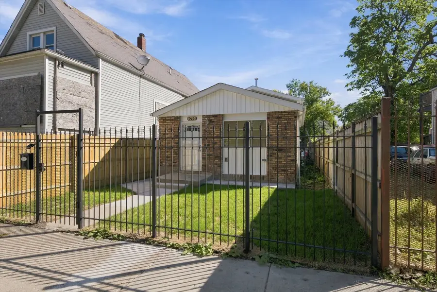 6733 S Throop Street, Chicago, IL 60636 - #3