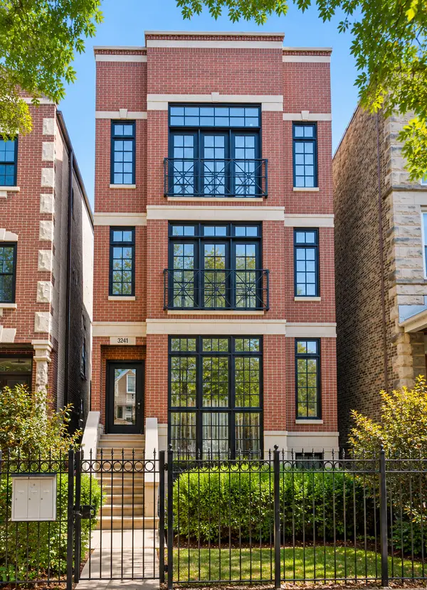 3241 N Clifton Avenue #3, Chicago, IL 60657