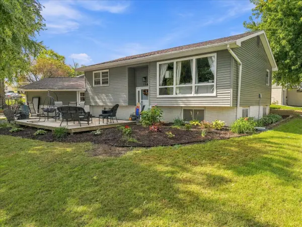 504 30th Avenue, Clinton, IA 52732