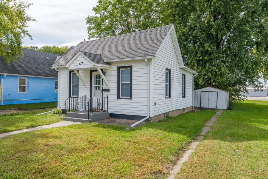 417 37th Street, Moline, IL 61265 - #2