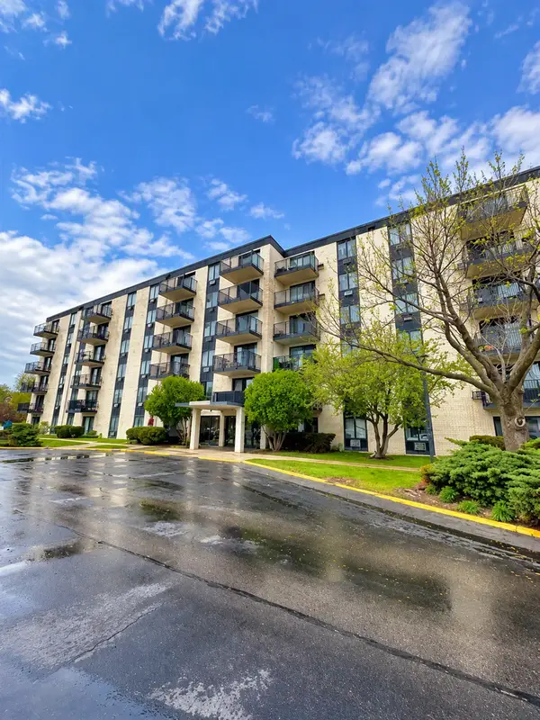9128 W Terrace Drive #4F, Niles, IL 60714