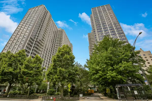 4250 N Marine Drive #2210, Chicago, IL 60613