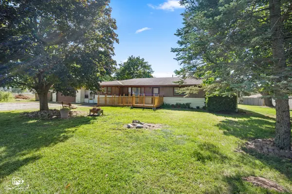 5808 E 3420s Road, St. Anne, IL 60964