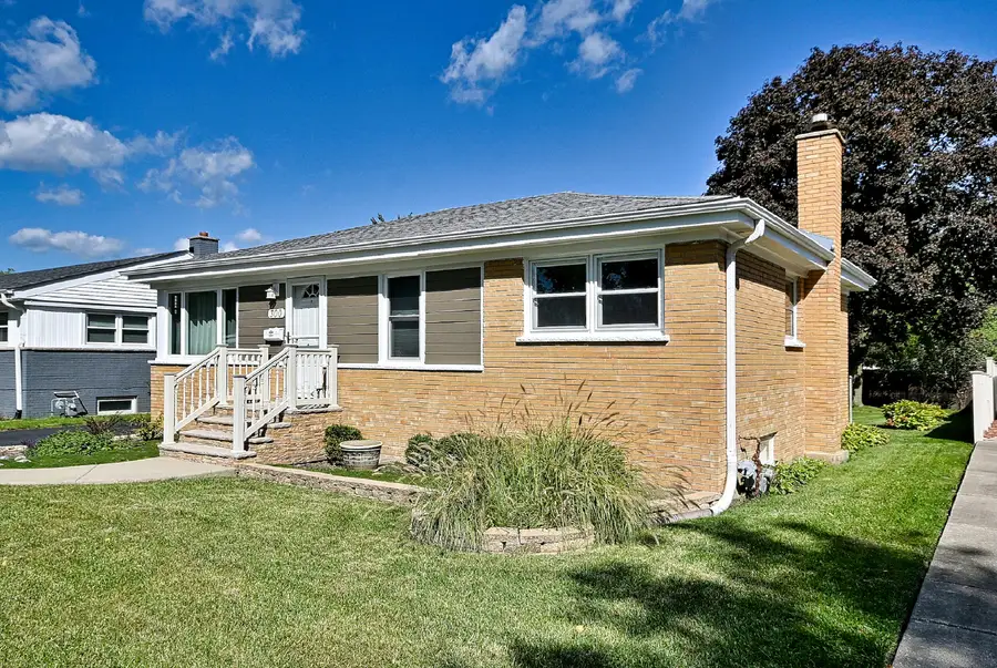 300 Wisconsin Drive, Des Plaines, IL 60016 - #2