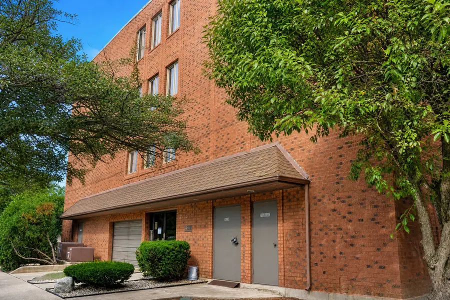 1302 E Washington Street #B1, Des Plaines, IL 60016 - #3