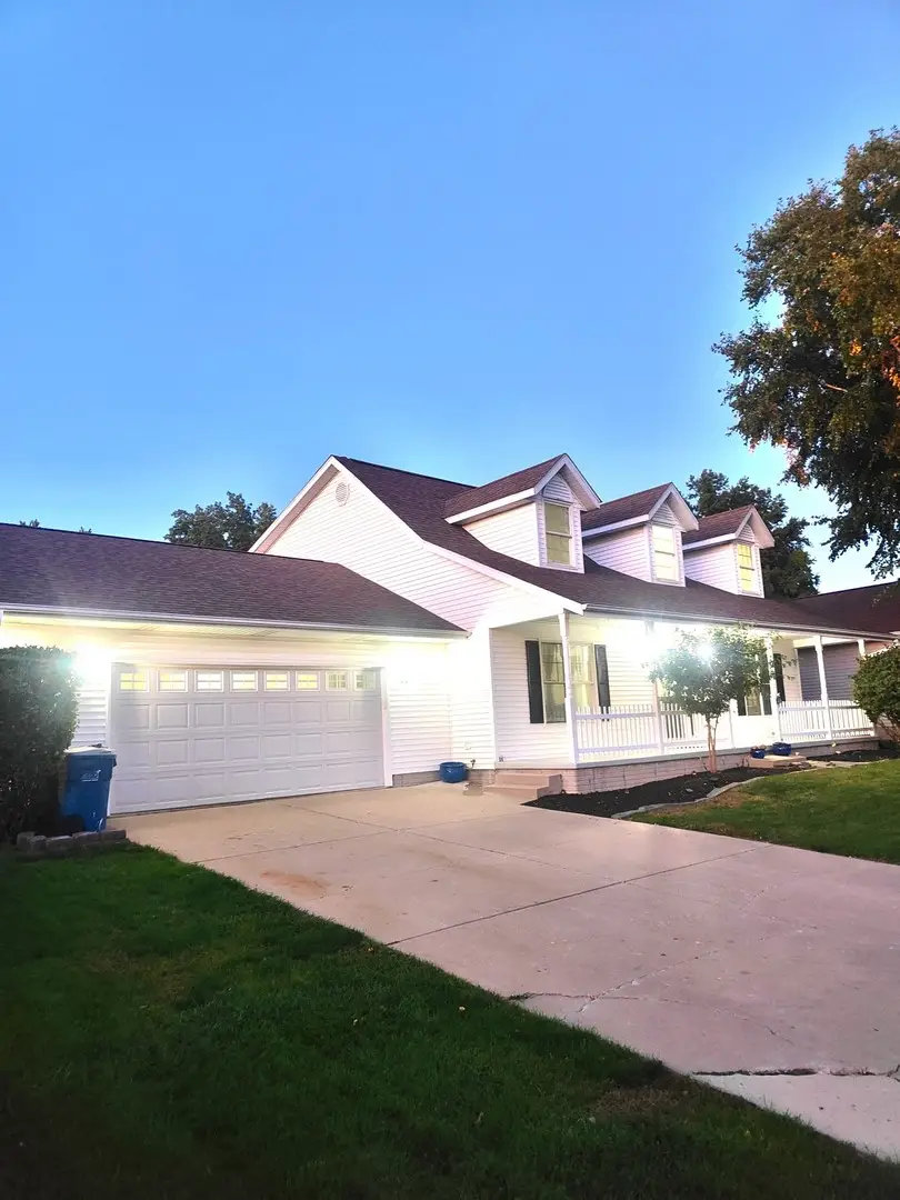 905 25th Avenue Court, Silvis, IL 61282 - #2