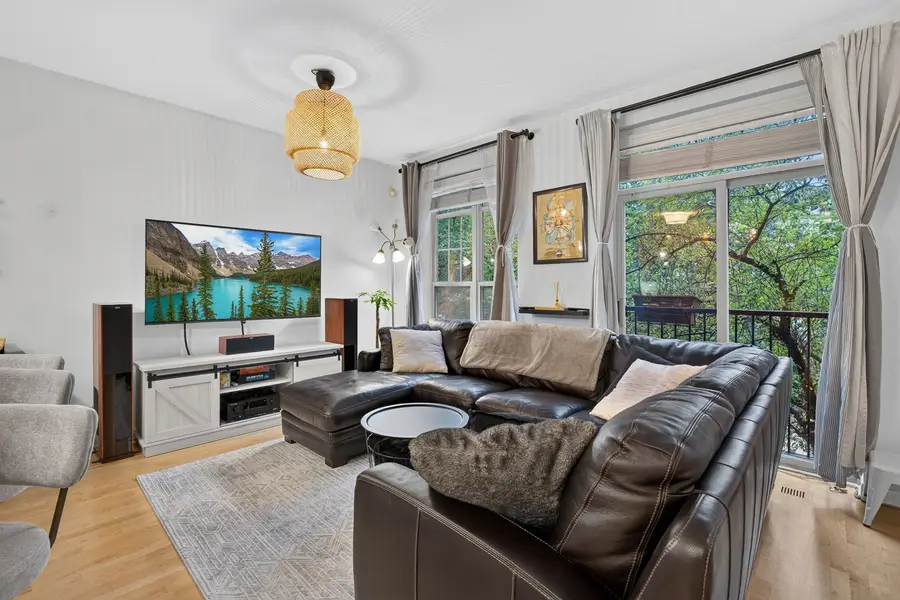 3253 N Bay Court, Chicago, IL 60618 - #2