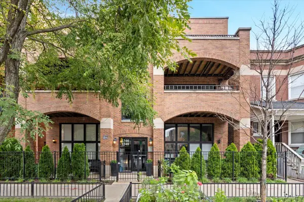 Address Withheld By Seller, Chicago, IL 60613