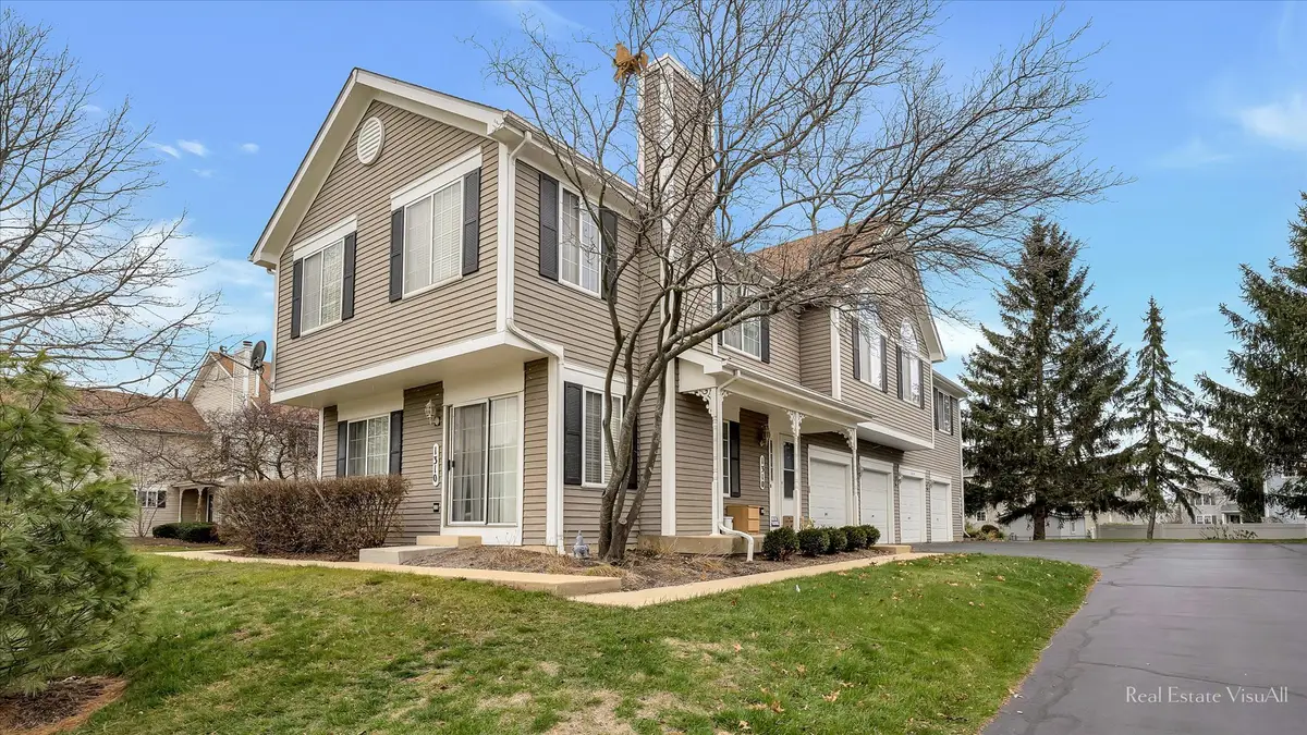 1312 Sandhurst Lane #1312, South Elgin, IL 60177 - #1