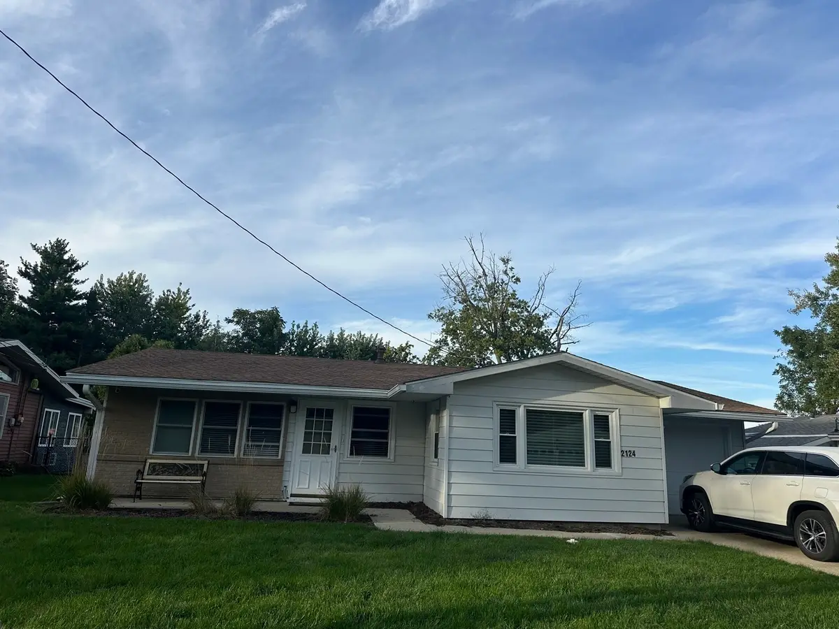 2124 Peirce Avenue, Bloomington, IL 61701 - #1