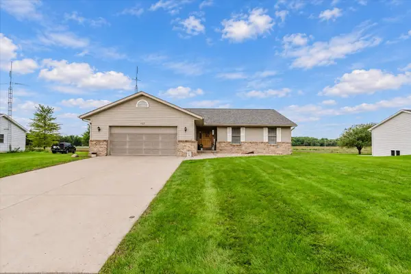 427 Sunset Drive, Colfax, IL 61728