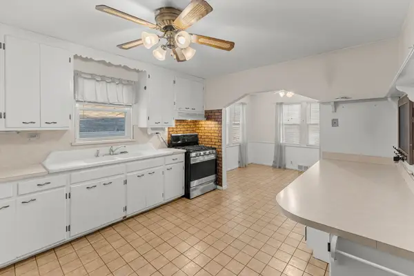 629 De Angelis Court, Chicago Heights, IL 60411