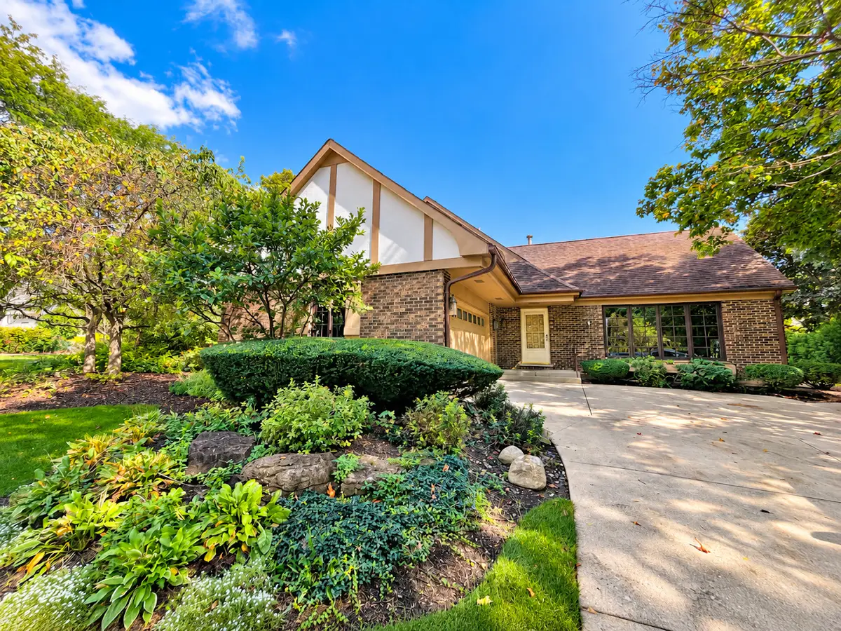 3 Alexandria Drive, Vernon Hills, IL 60061 - #1