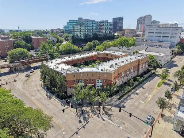 1889 Maple Avenue #W6, Evanston, IL 60201