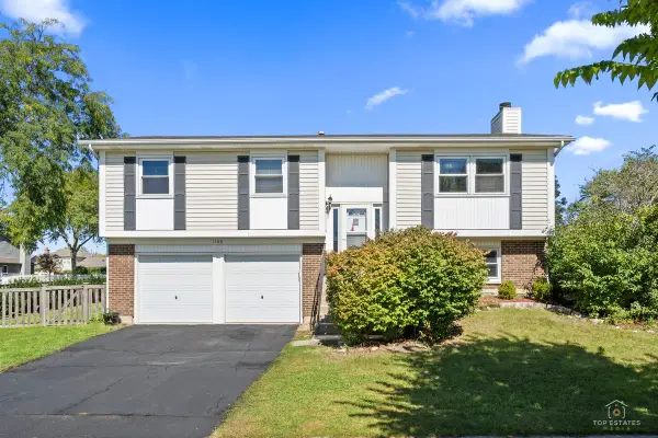1160 Warwick Circle N, Hoffman Estates, IL 60169
