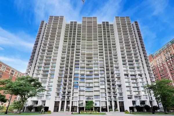 3200 N Lake Shore Drive #2202, Chicago, IL 60657