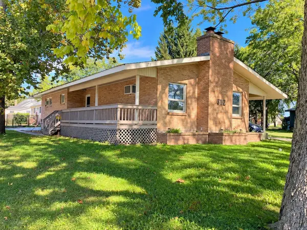 402 E 19th Street, Sterling, IL 61081