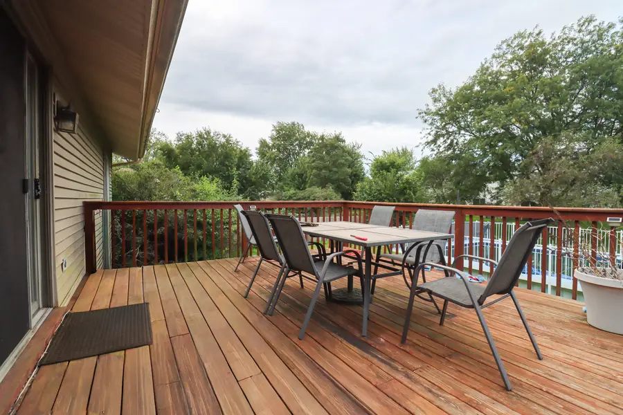 916 Camelot Drive, Crystal Lake, IL 60014 - #3