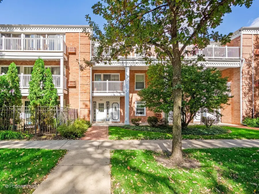 101 E Cossitt Avenue #102, La Grange, IL 60525 - #2