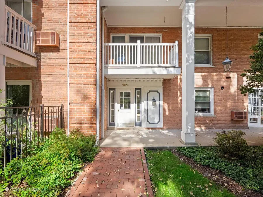 101 E Cossitt Avenue #102, La Grange, IL 60525 - #3