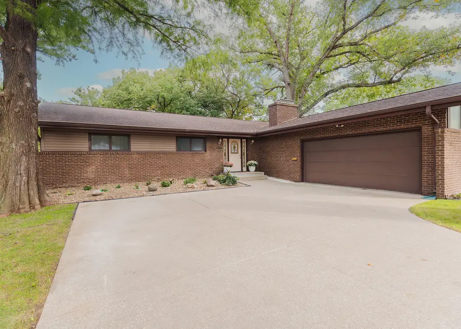 5317 36th Avenue Court, Moline, IL 61265 - #2