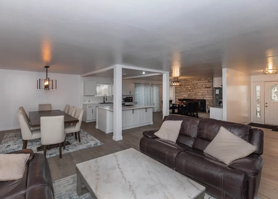 5317 36th Avenue Court, Moline, IL 61265 - #3