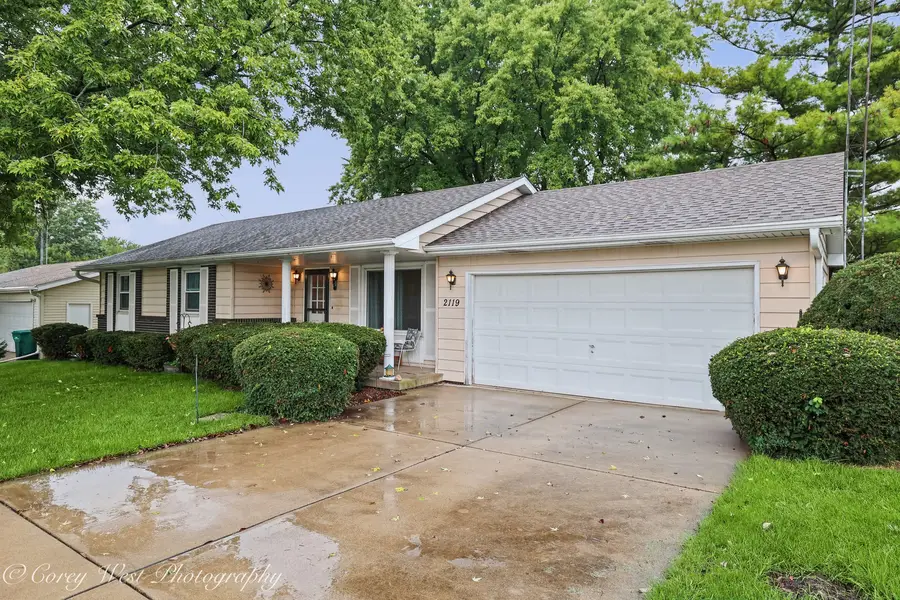 2119 Highland Drive, Sycamore, IL 60178 - #2