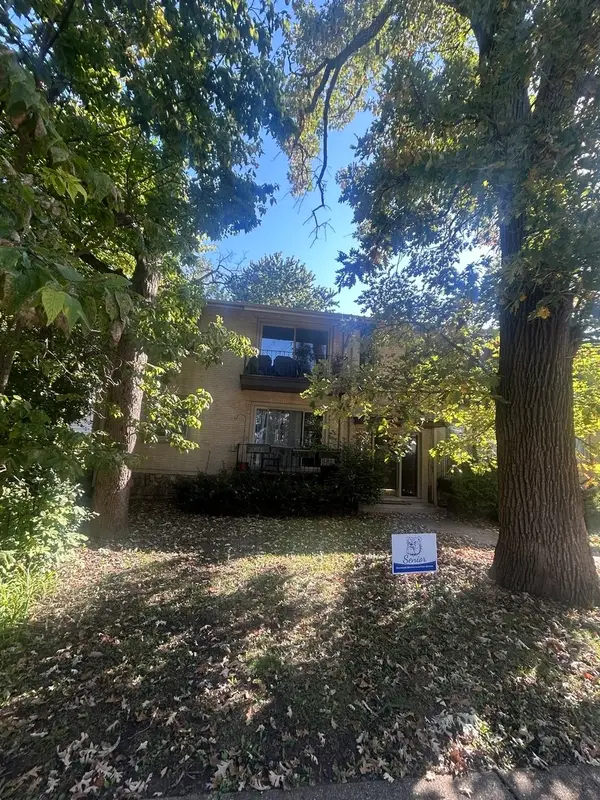 67 Kimbark Road #1, Riverside, IL 60546