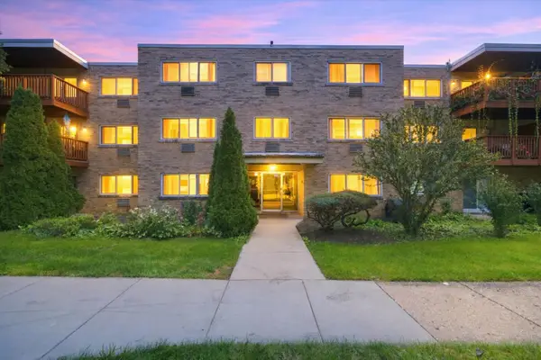 702 Dempster Street #G4, Mount Prospect, IL 60056
