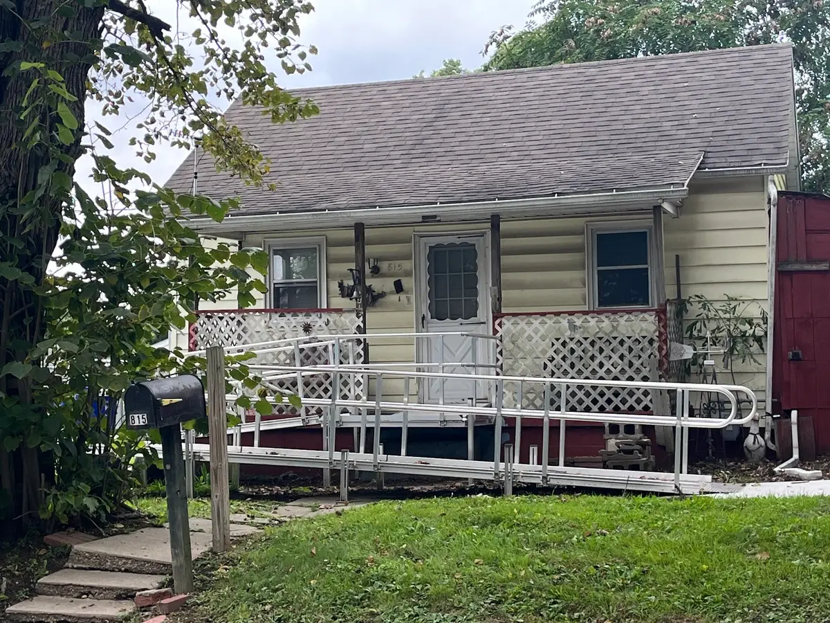 815 N Grace Avenue, Kewanee, IL 61443 - #1