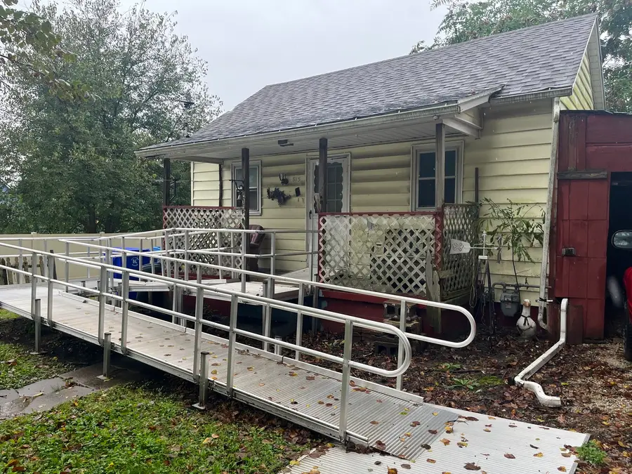 815 N Grace Avenue, Kewanee, IL 61443 - #2