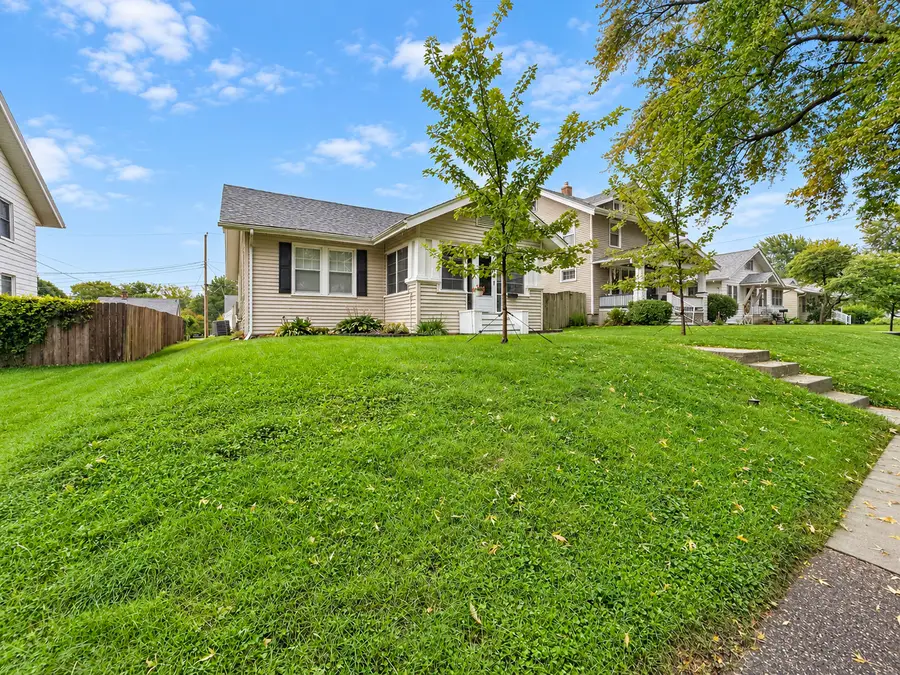 2121 Highland Avenue, Davenport, IA 52803 - #3