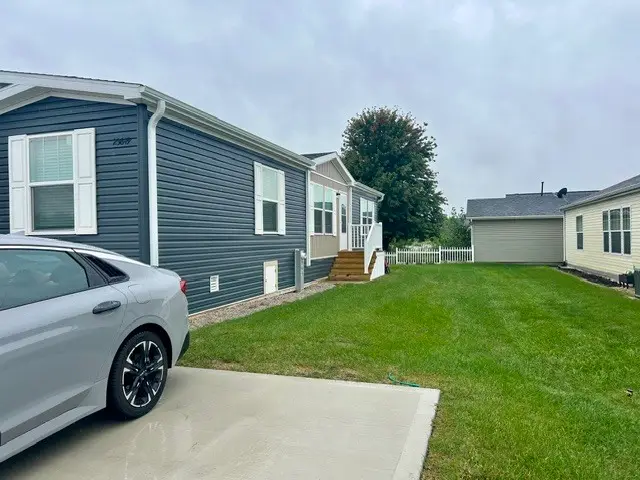 23649 W Lakepoint Drive, Channahon, IL 60410 - #2